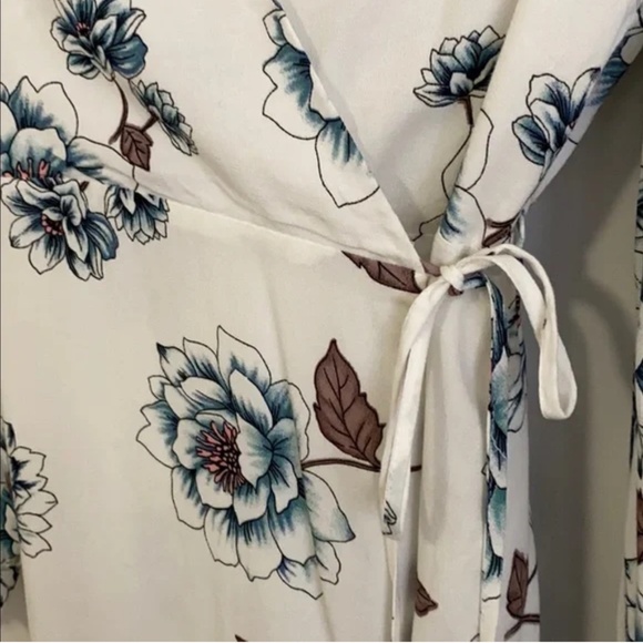 Everly floral print wrap mini - Picture 4 of 5